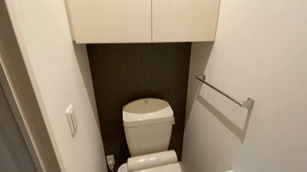 ガーデンハウスA棟 3LDKのトイレの上