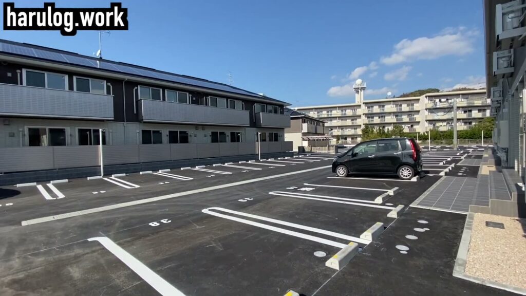 D-room唐原B棟 2LDKの外観と駐車場