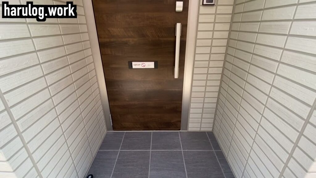 D-room唐原B棟 2LDKの玄関ドア
