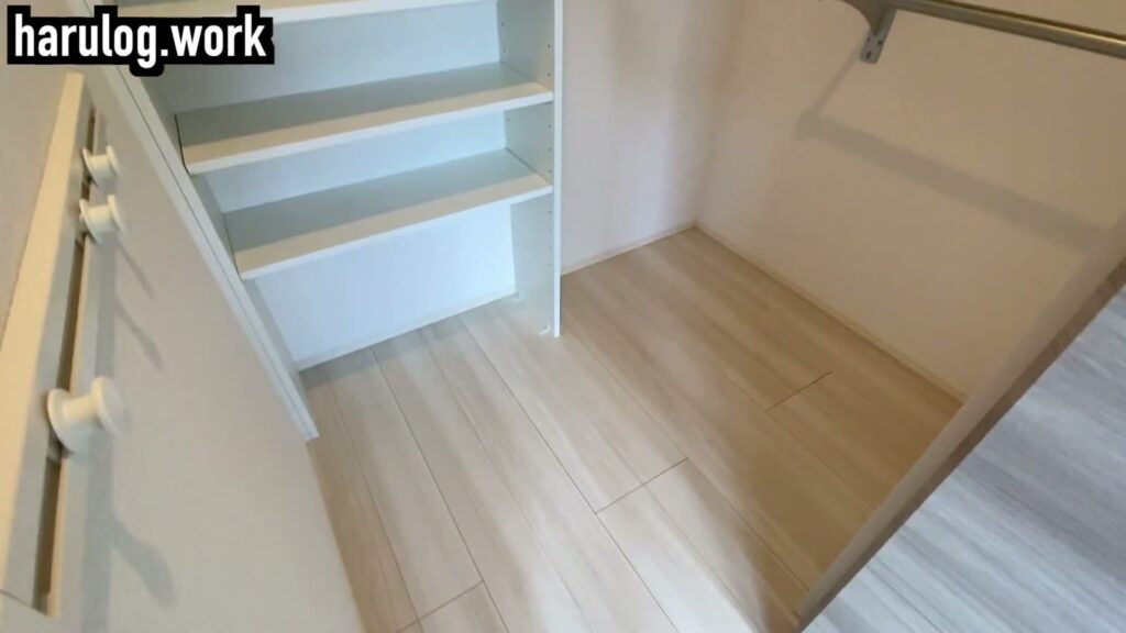 D-room唐原B棟 2LDKのウォークインクローゼット