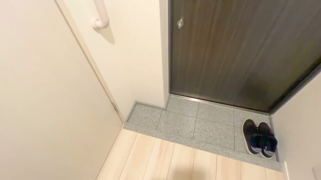 中野本町パークサイドレジデンス 1DKの玄関