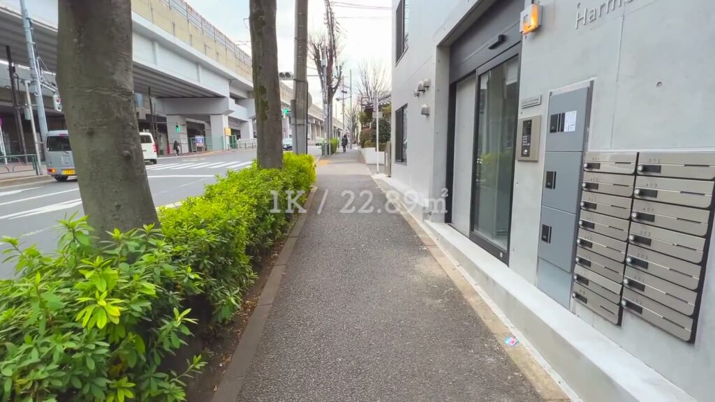 ハーモニーフラッツ赤羽 1Kの通り沿い