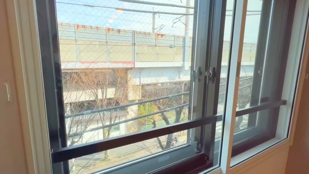 ハーモニーフラッツ赤羽 1Kの窓の外