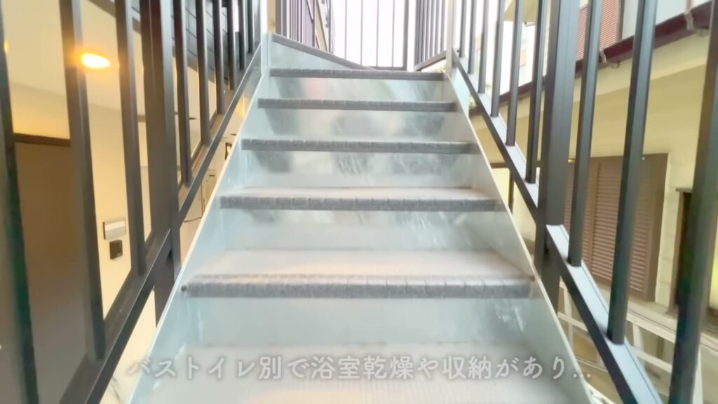 BACE小田 ワンルームの外階段