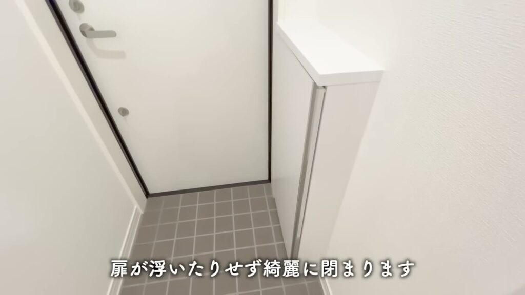 BACE小田 ワンルームの玄関ドアと靴箱
