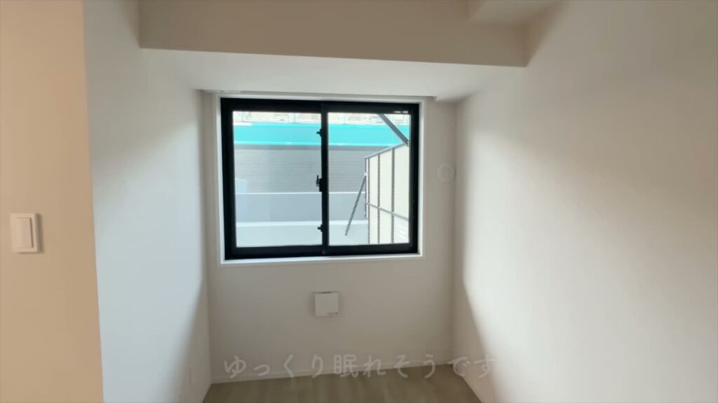 オーパスレジデンス武蔵小山 1LDKの洋室の窓