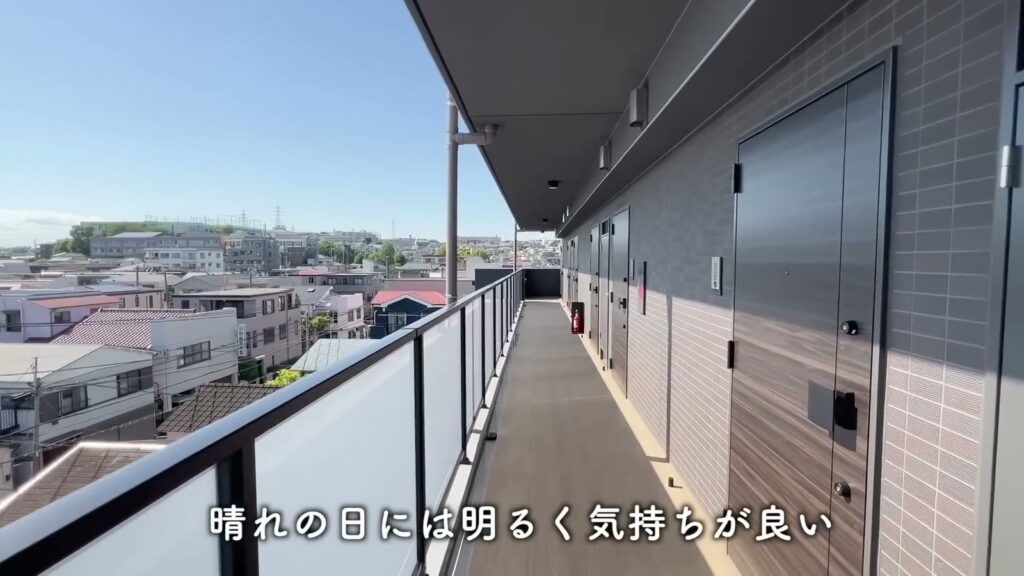 クレヴィスタ横浜大口 1Kの外廊下