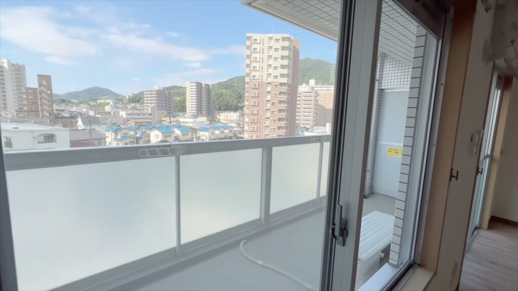 1LDKの南西向きのベランダ