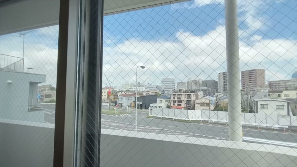 イヌネコヒルズ 1LDKの網戸