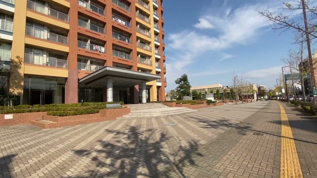 百道タワー（THE MOMOCHI TOWER） 3LDKのタワー周辺の歩道
