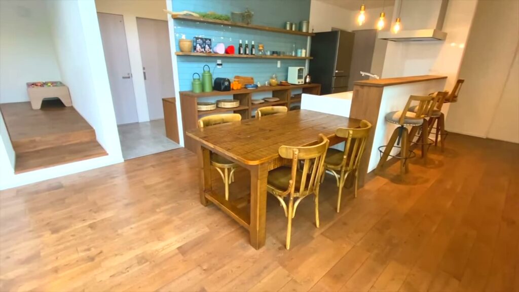 リブワークの平屋（スザンヌさんプロデュース） 平屋のダイニングテーブル