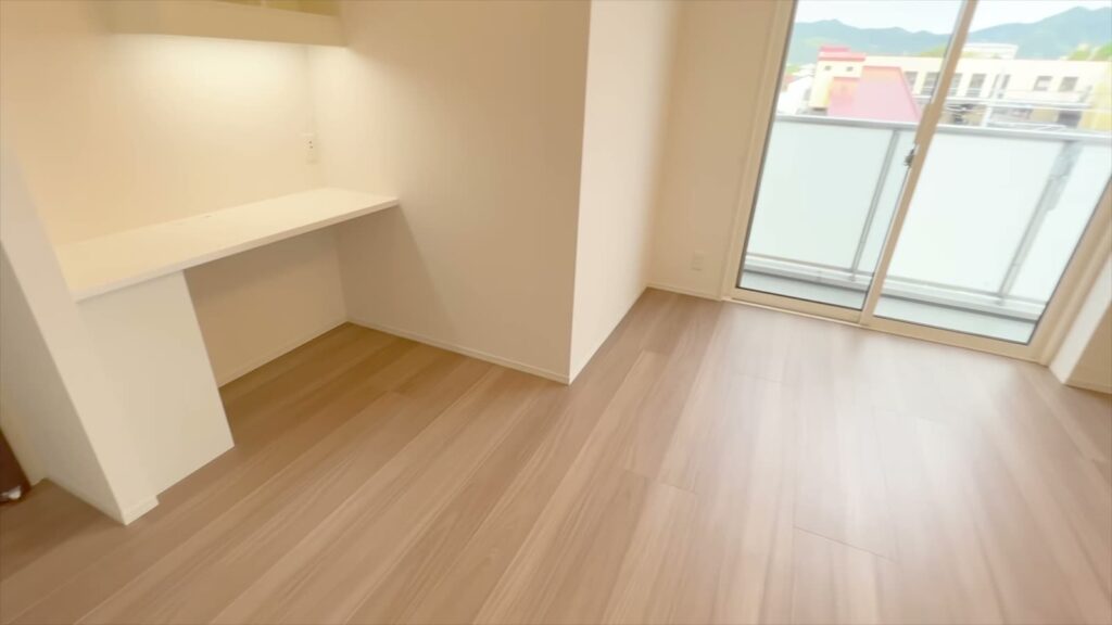 東広島市の賃貸アパート 1LDKのPCデスク