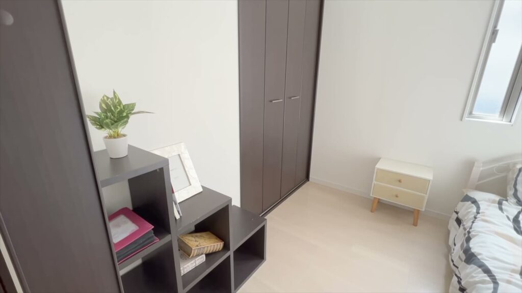 1LDKのルーフバルコニー付き物件 1LDKの洋室の収納