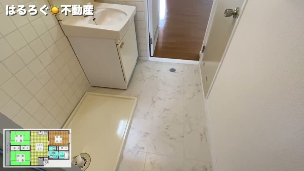 鴨原マンション 3LDKの洗濯機置き場