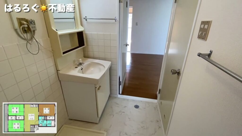 鴨原マンション 3LDKの洗面台
