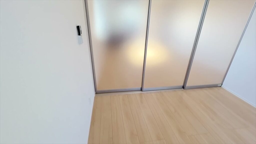 福山市の1LDK 1LDKの間仕切りのレール