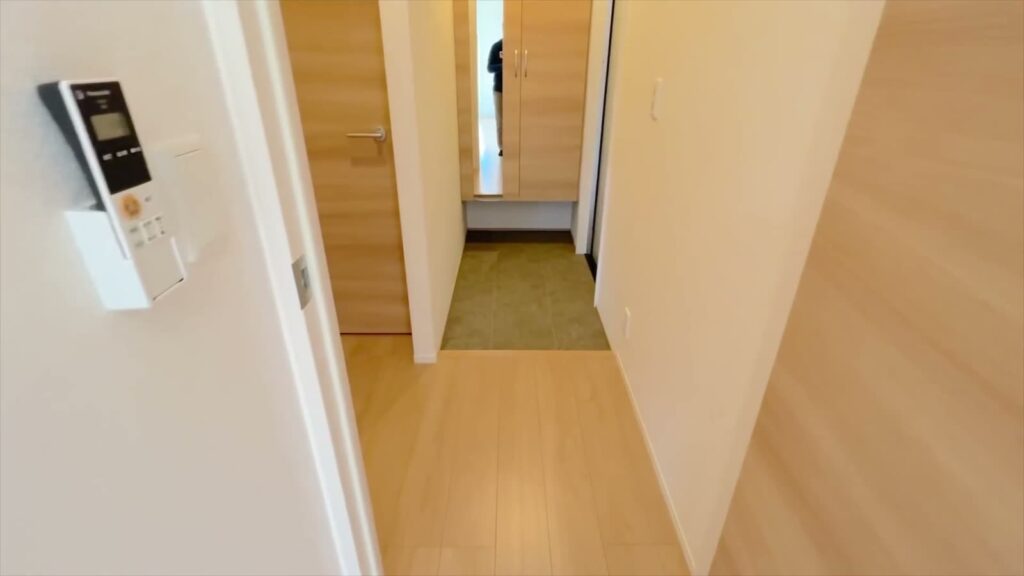 福山市の1LDK 1LDKの廊下と玄関