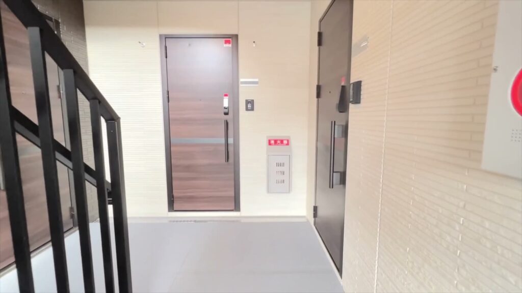 2LDKの玄関ドア