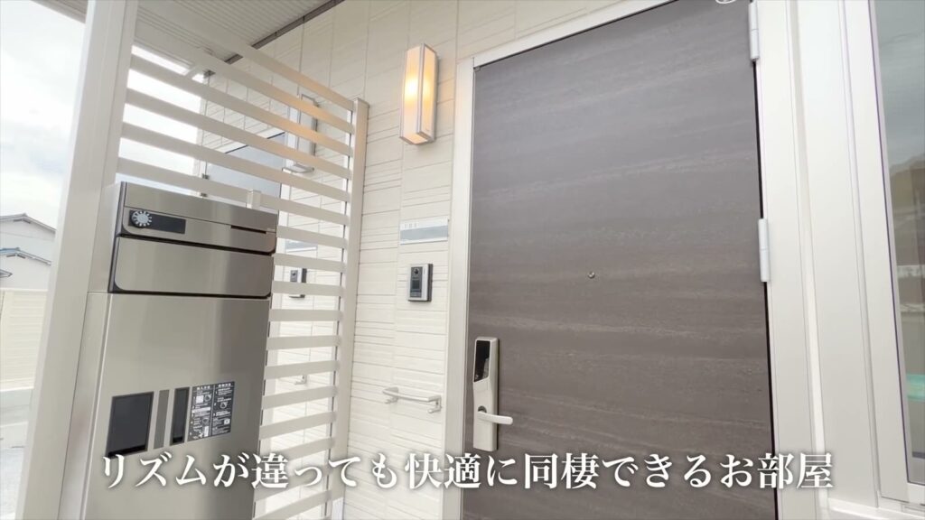 1LDKの玄関ドア