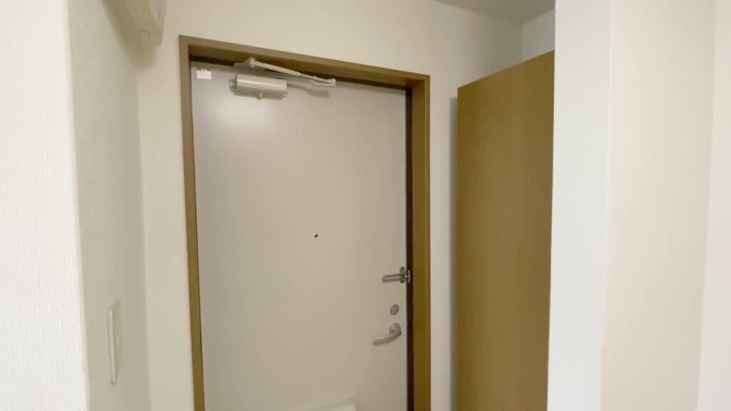 福岡県のロフト付きの部屋 ロフト付きの玄関