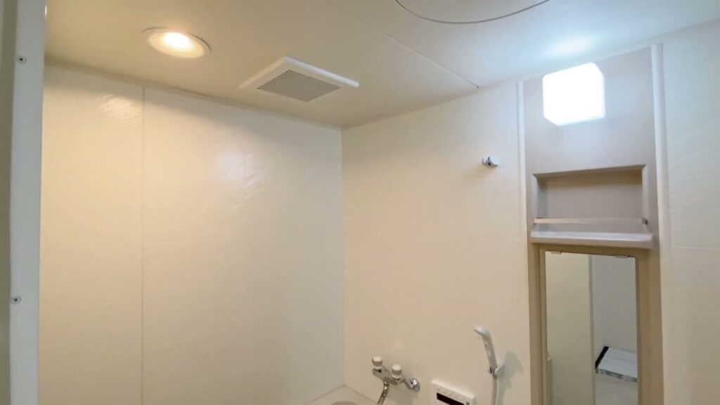 福岡県の3LDK中古マンション 3LDKの換気扇と照明