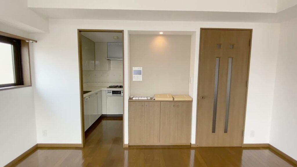 福岡県の3LDK中古マンション 3LDKのキッチンの入口