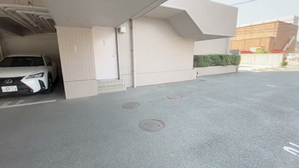 福岡県の3LDK中古マンション 3LDKの屋根つき駐車場