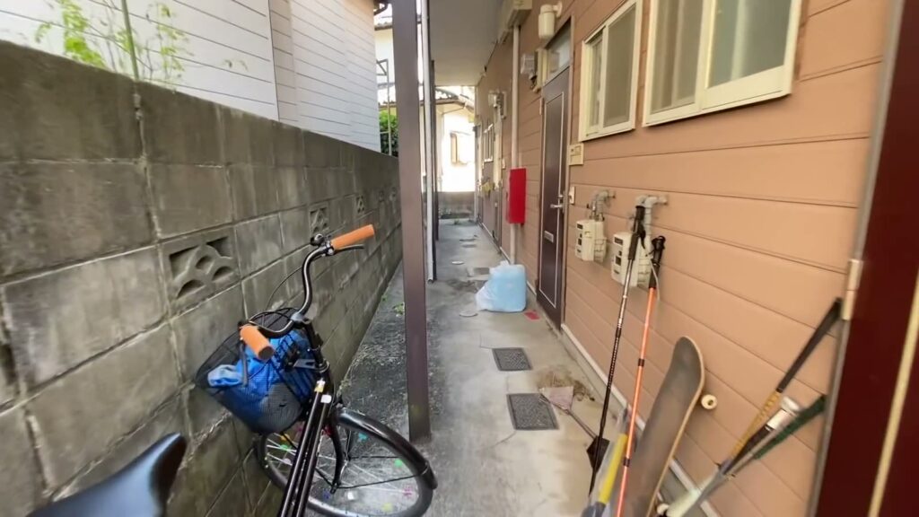 ロフト付き1K 1Kの共用通路