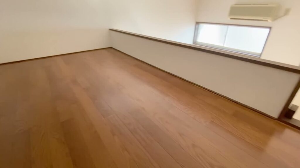 ロフト付き1K 1Kのロフトの窓