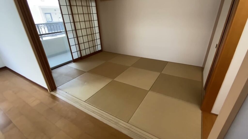 FARNEST 4LDKの和室と窓
