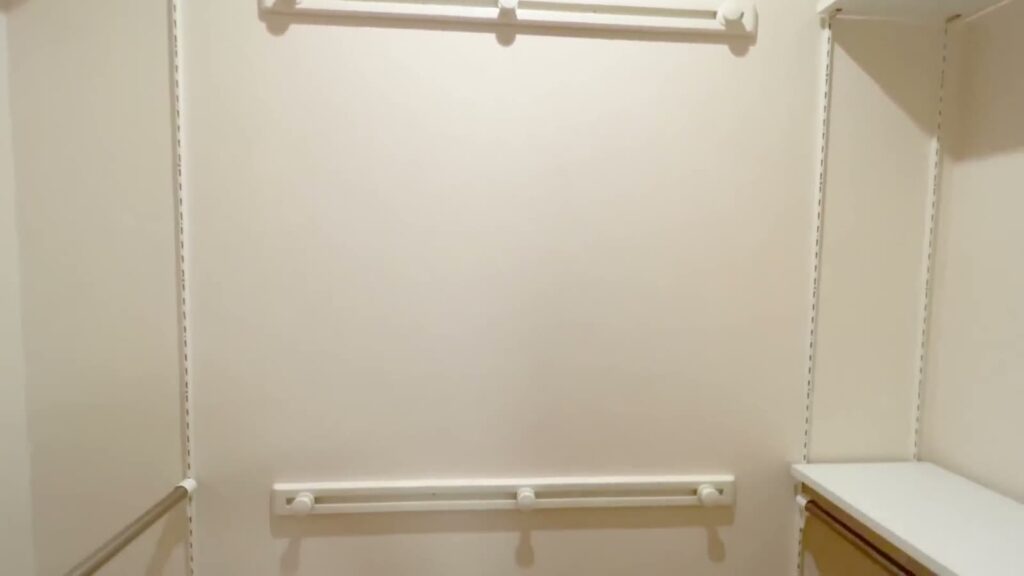 1Rのクローゼットの奥