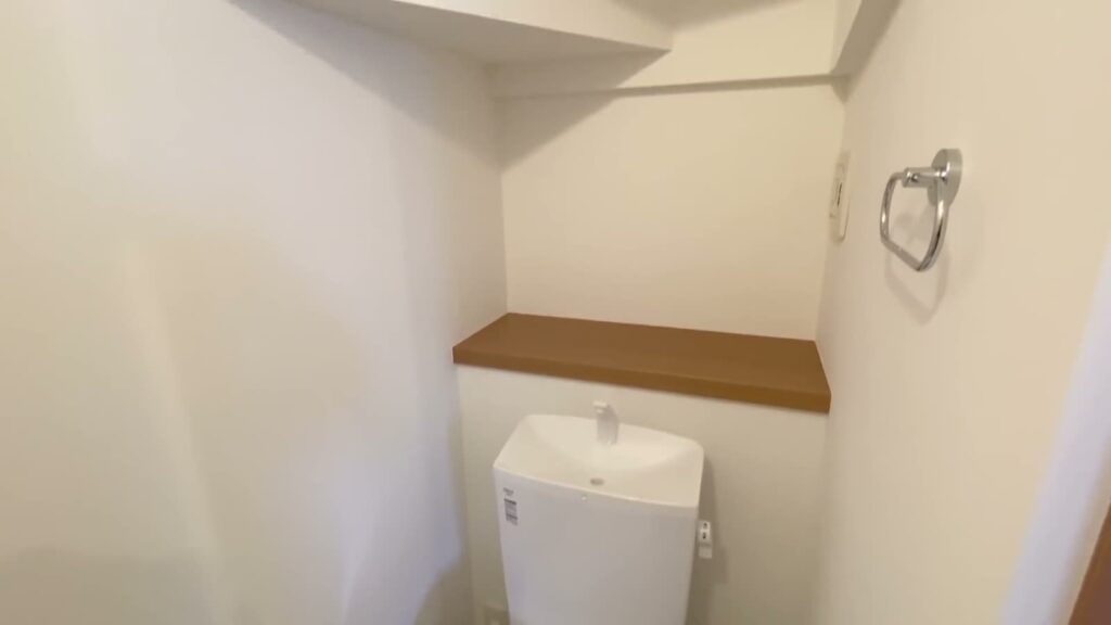 2LDK+WICのトイレの棚