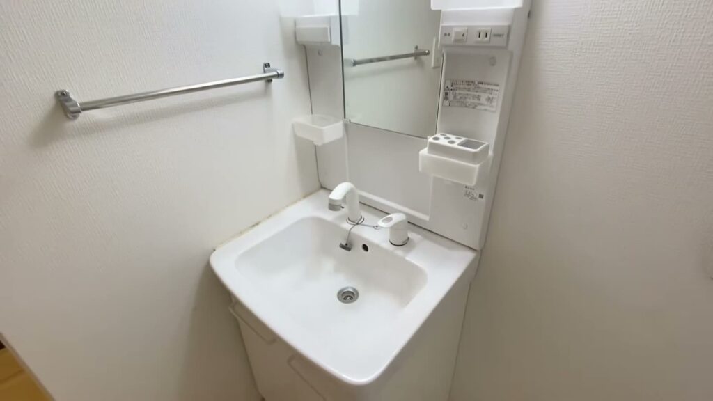 福岡県のロフト付き1K 1Kの洗面台