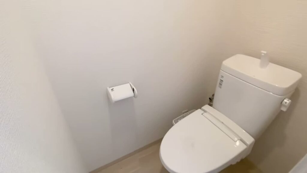 福岡県のロフト付き1K 1Kの便器