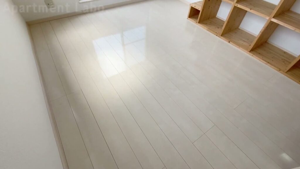 1K+ロフトの居室の床