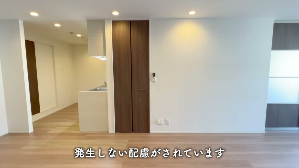広島市東区矢賀の2LDK 2LDKのLDKへの扉
