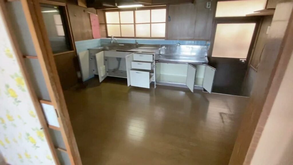 古民家の賃貸戸建て 5DKのキッチン