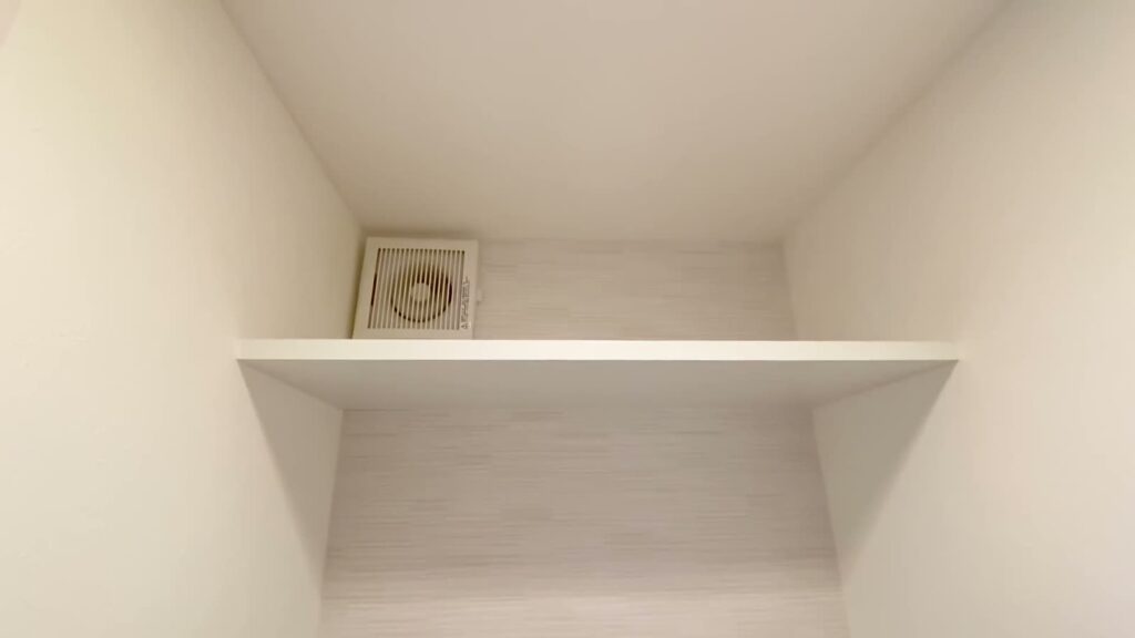1LDK+ロフトのトイレの棚