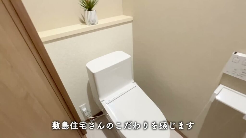 京都府宇治市の戸建て 4LDK+ロフトの便器まわり