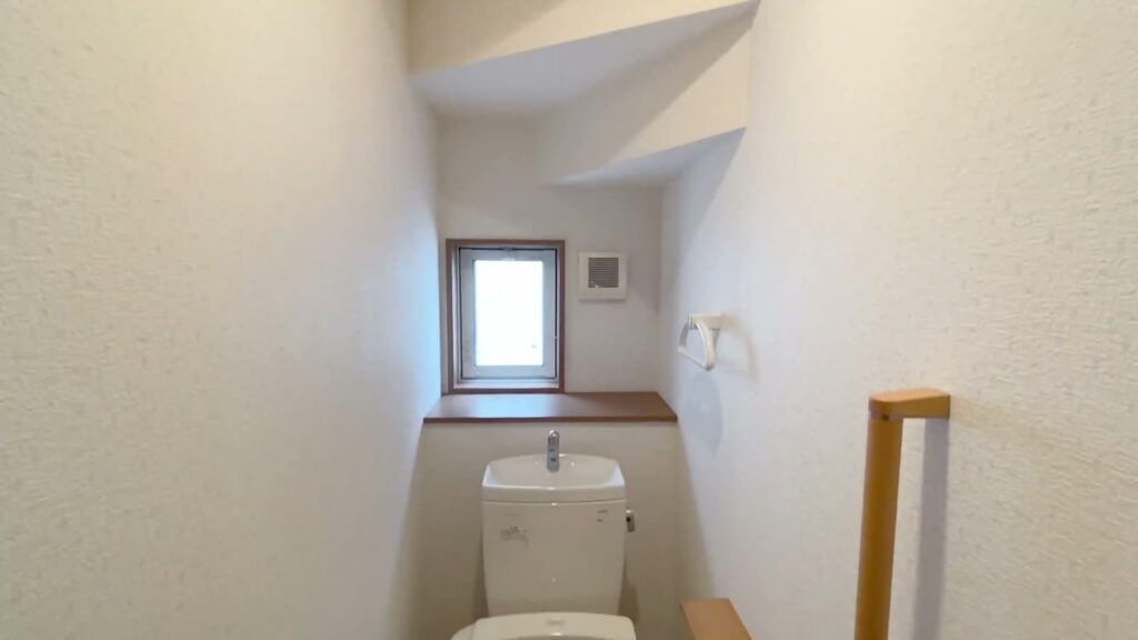4LDKのトイレの奥行き