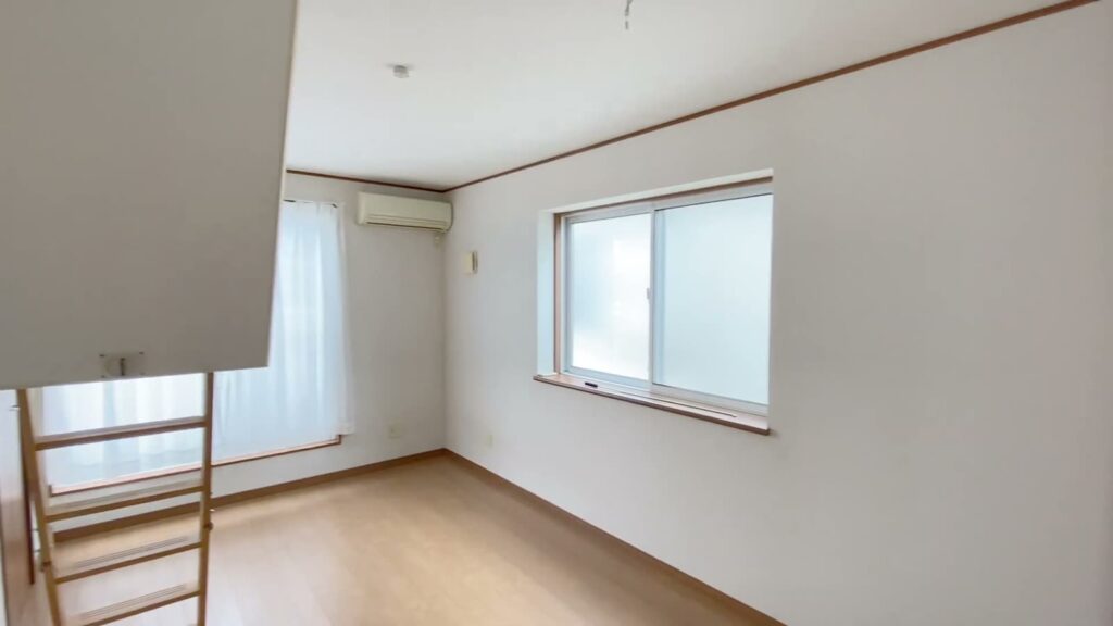 4LDKの洋室の窓