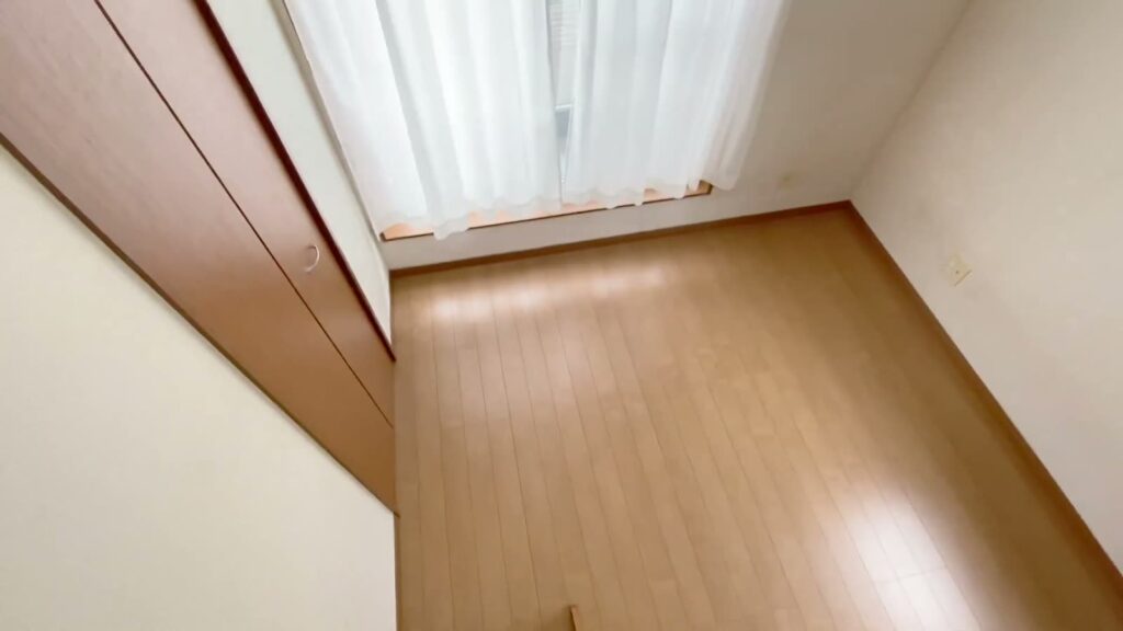 4LDKのカーテン側