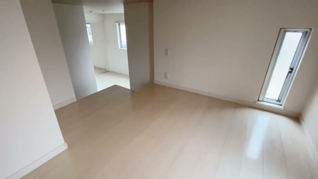 福岡市の2LDK 2LDKの奥の窓