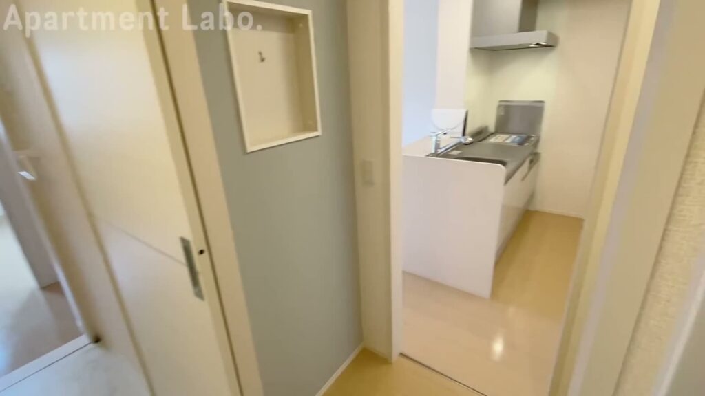 福岡市の1LDK 1LDKの廊下とキッチン