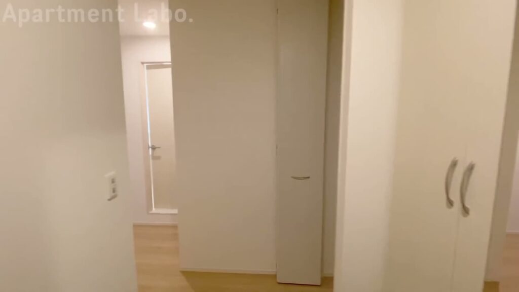 広島市の2LDK 2LDKの廊下側