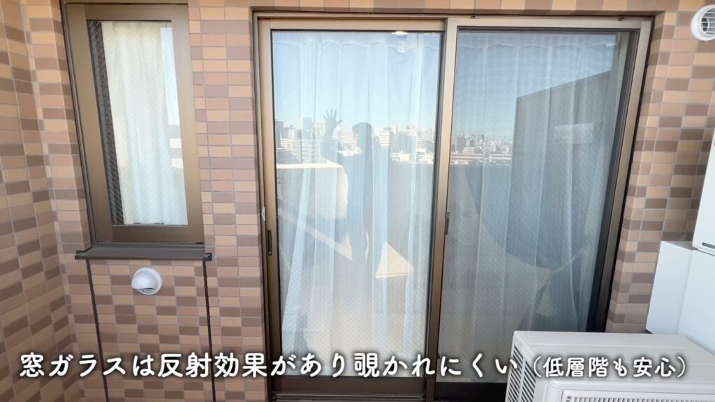 Luxe 三国駅前 1DKの窓ガラス