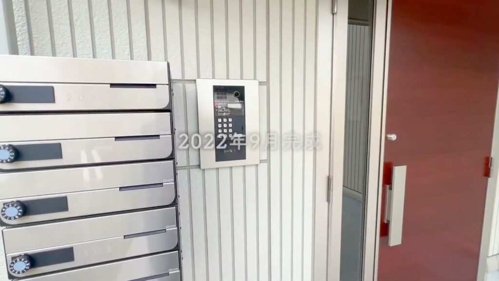 1LDKのメールボックスと玄関