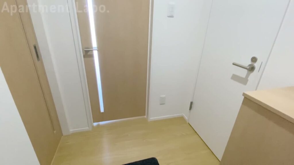 2LDKの室内への扉