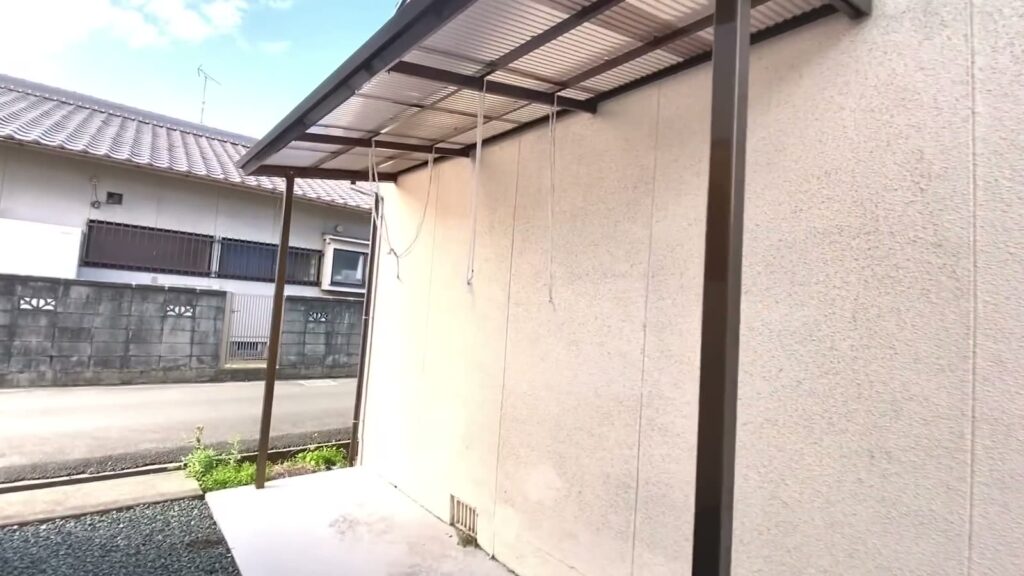 広島県の平屋 3Kの屋根つきの通路