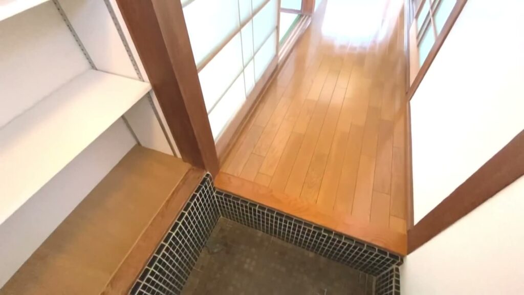 広島県の平屋 3Kの廊下の入口